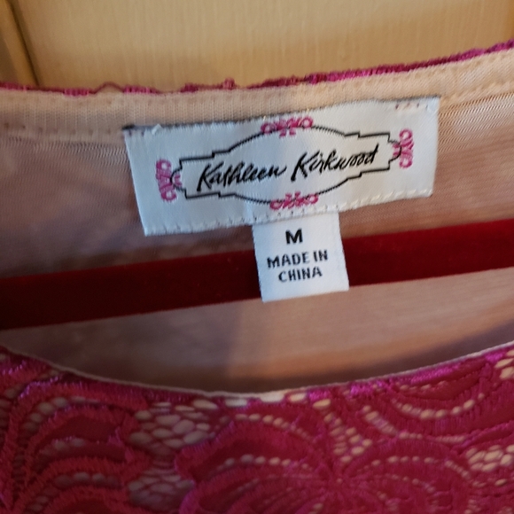 🆕️Ladies lace top. - Picture 4 of 5